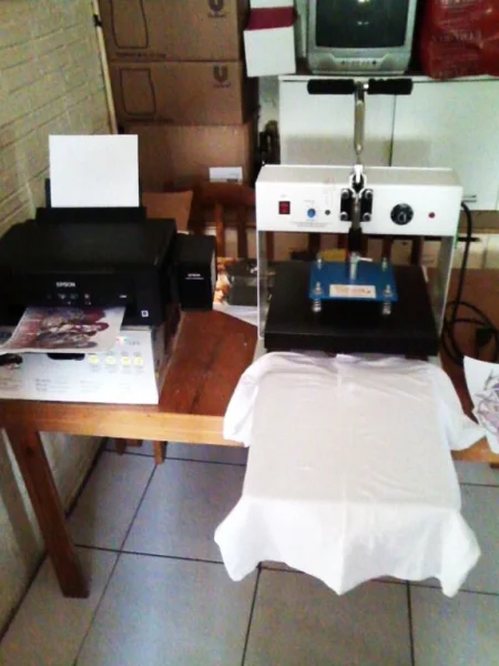 Máquina + Impressora para Estampar Camisetas, Moletons, Chinelos Etc”
