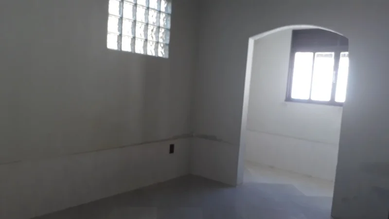 Vendo ótima Casa com um Quarto em São Pedro da Aldeia
