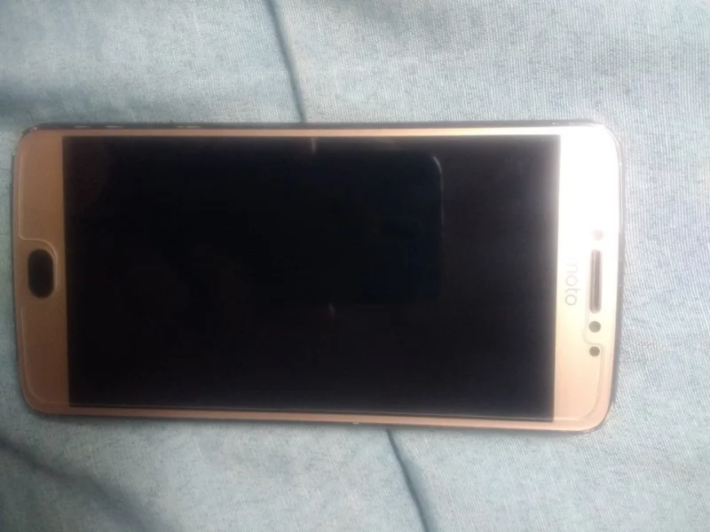Moto e