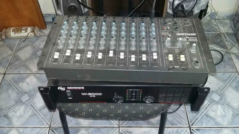 Mesa de Som Wattson 10 Canais e Potencia Genesis 2000
