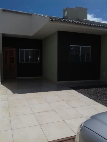 Casa para Alugar em Mandaguaçu 02 Quartos 600,00
