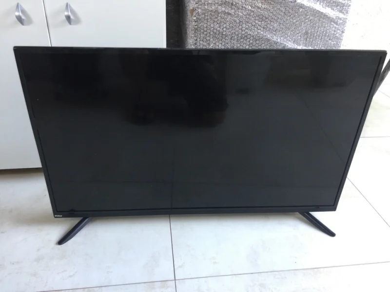 TV Philco Led 39 Polegadas com a Tela Trincada