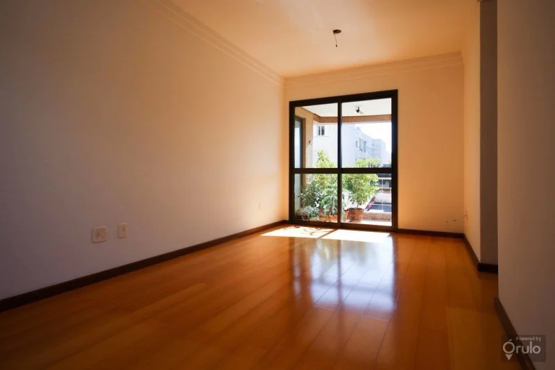 2 Dorm com Sacada Suite e Churrasqueira ao Lado da Redenção