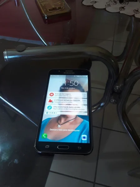 Sansung Galaxy J7 com Poucas Marcas de Uso Telao 5.5 Leiam a Baixo