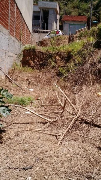 Vende-se Terreno 100 Mil na Fazendinha Santana de Parnaíba