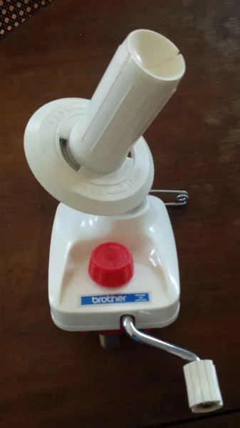 Enrolador de Linha ou Lã Brother