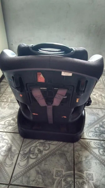 Vende SE uma Cadeira de Auto para Crianças Até 0 a 36 Quilos