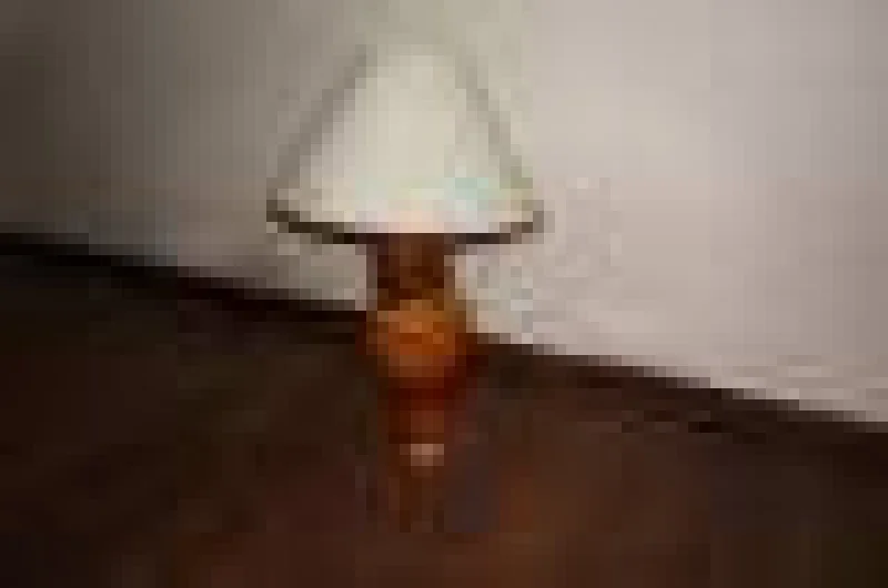 Abajur para Enfeite de Canto de Sala. Muito Bonito