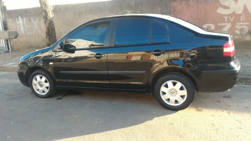 Polo 05/05 1.6 Flex Preto