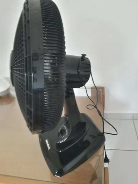 Ventilador Mondial 140w 127v na Cor Preta