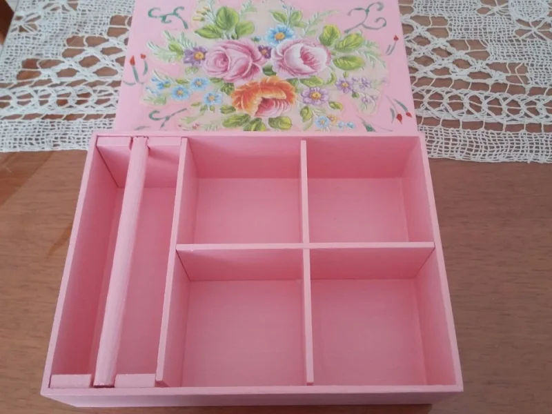Porta Jóias com Aplique Floral