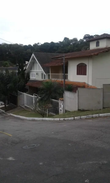 Terreno Semiplano em Condomínio Fechado