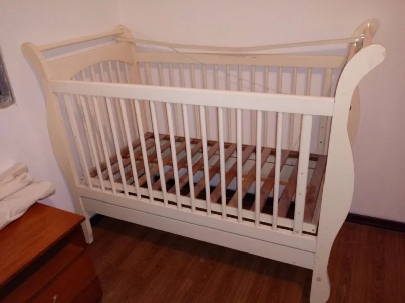 Berço de Madeira Laqueada Branco