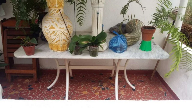 Mesa com Tampo de Marmore