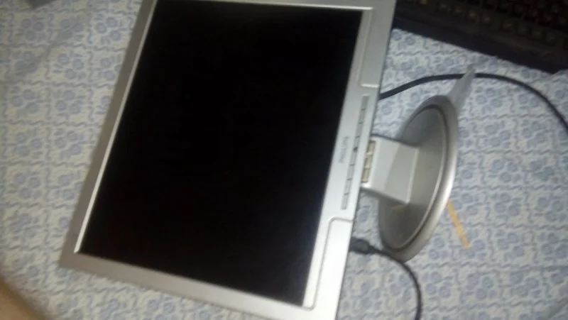 Vende Se, Hd Novo, Processador Intel, Cooler Icooler, Fonte 200 Wats e Monitor Intel
