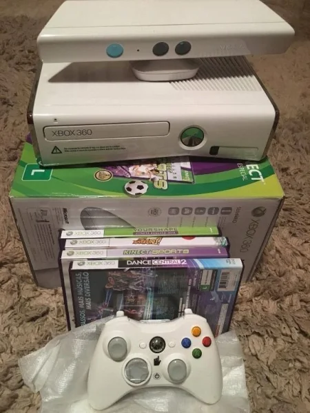 Xbox360 + Kinect + 4 Jogos