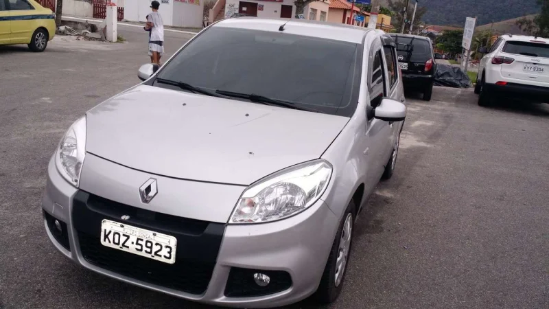 Renault Sandero Expression 1.6 8v (flex) 2013