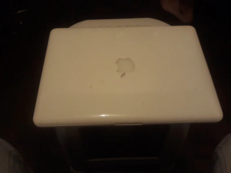 Notebook Apple com Carregador