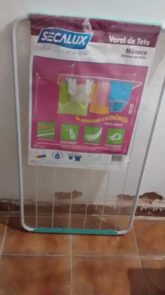 Vendo Vários Itens, Varal, Notebock e Prancha Usados