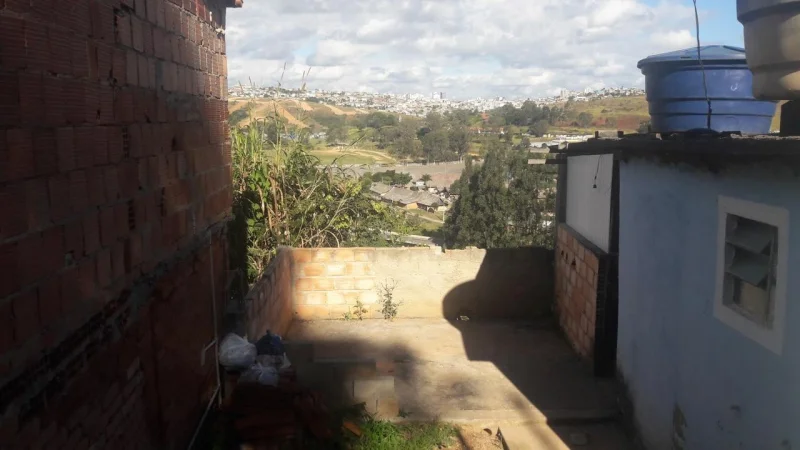 Casa (barracao) Valor Negociável