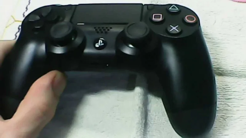 PS4 Slim Seminovo com Caixa e 1 Comtrole e 4 Jogos
