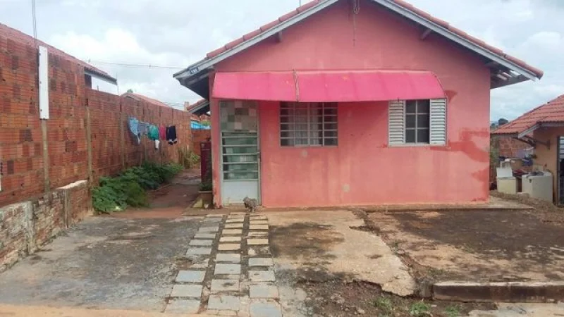 Vendo uma Casa
