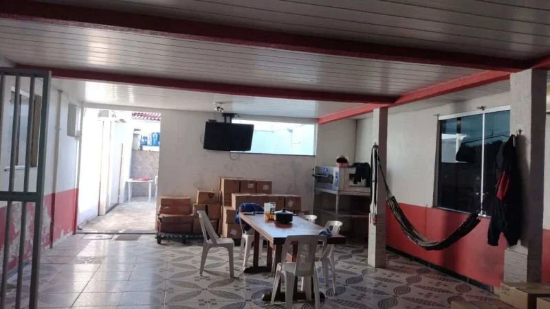 Casa com 3 Dormitórios à Venda, 360 m2 por RS 400.000,00 - Flores - Manaus-am