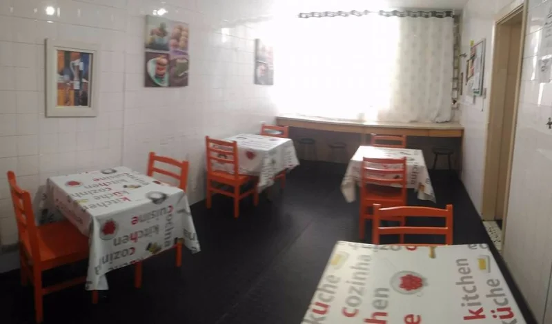 Hostel com Suítes a Partir de 99 Reais Próximo ao Metrô