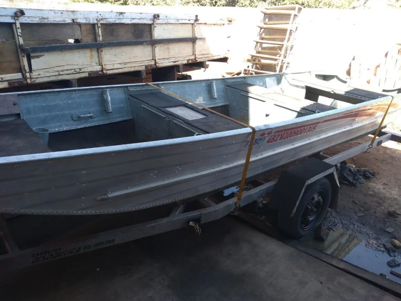 Vendo Barco Motor e Carreta