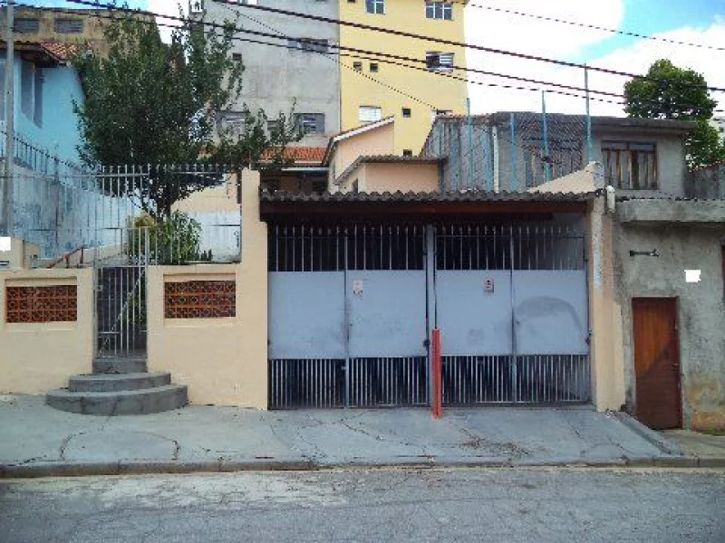 Terreno de 10 X 25 com Casa Antiga no Bairro do Limão