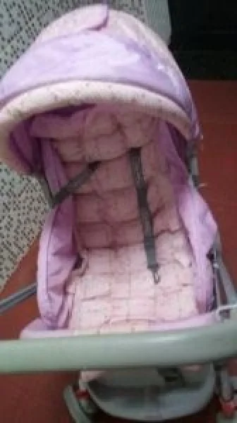 Vendo Carrinho de Bebe P Menina....ligue