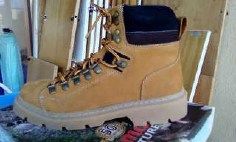 Bota Adventure em Couro Legítimo
