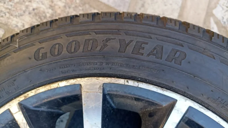 2 Rodas 17 com Pneus Goodyear