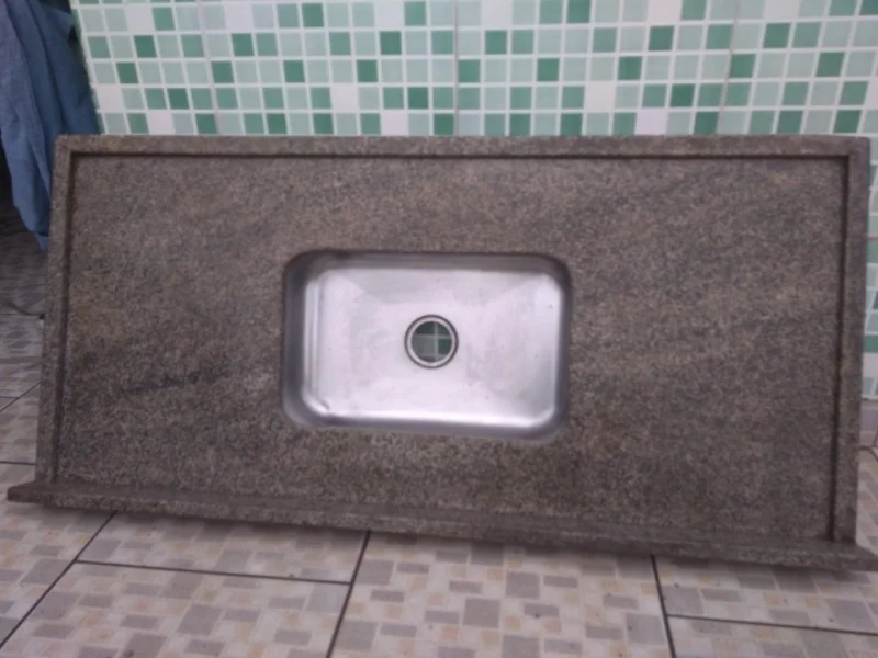 Pia de Granito com Cuba de Inox para Cozinha