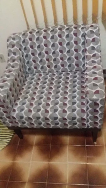 Cadeira Decorativa em Perfeito Estado