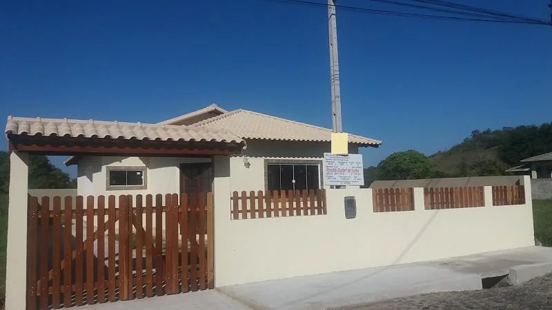 Ubatã - Casa em Condomínio em Maricá - Caxito por 290 Mil à Venda