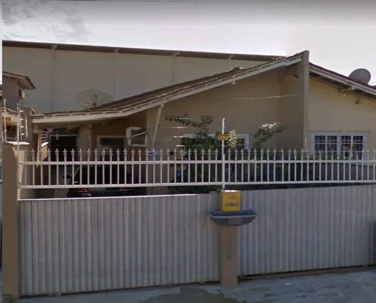 Casa Geminada no Guanabara com 183,00 m2