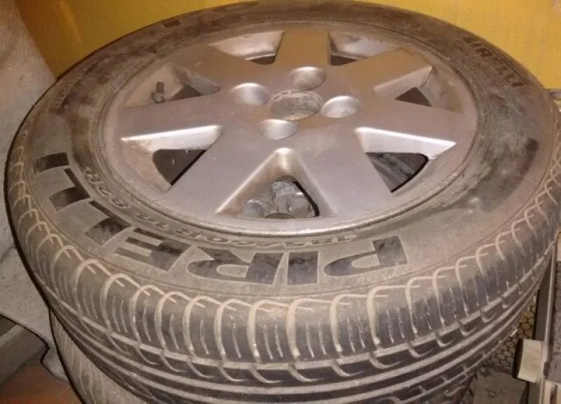 Rodas com Pneus Aro 14 Parati, Troco por Rodas do Palio Sport Aro 14