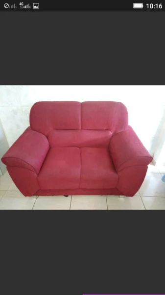 Impecável Sofá de 2 Lugares