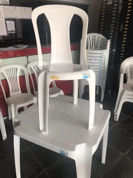 Mesas e Cadeiras