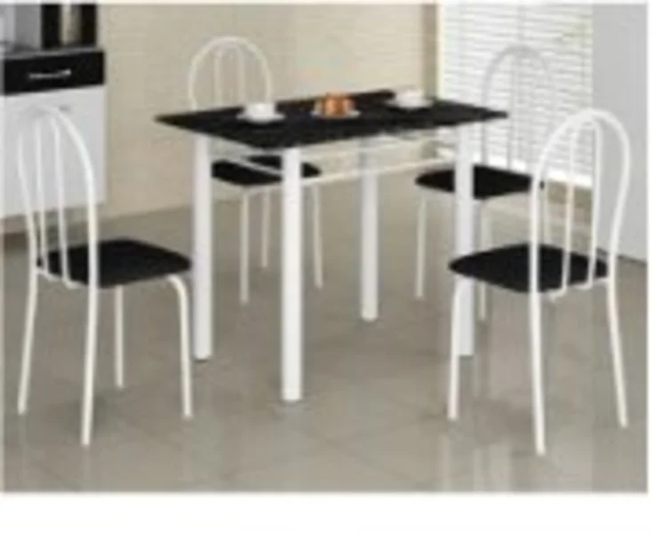 Mesa e Cadeiras