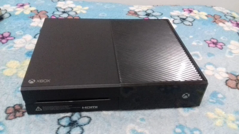 XBOX One 1tb Mais 5 Jogos