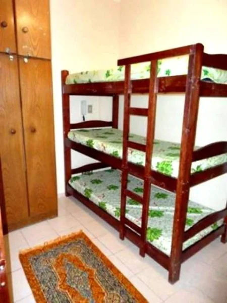 Casa Mobiliada para Homens Próximo ao Metro