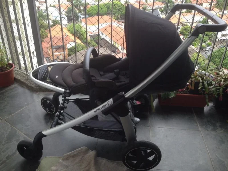Carrinho Bèbèconfort Modelo Elea + Suporte para Carro