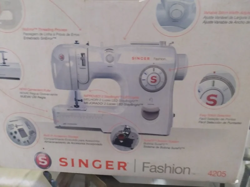 Máquina de Costura Singer Fashion 4205