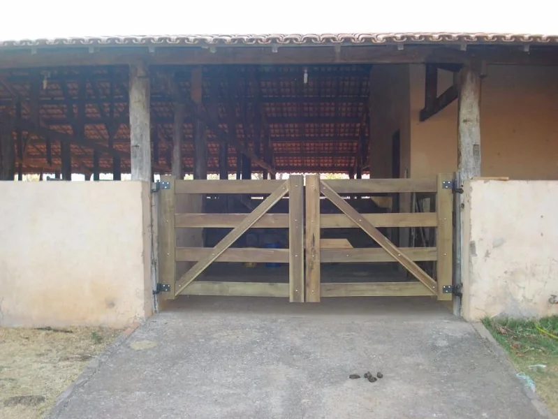 Curral de Aroeira e Outras Madeiras