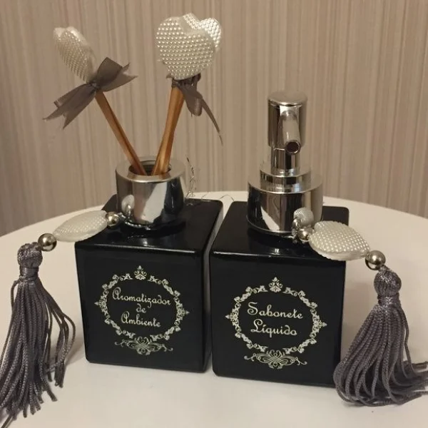 Kit Lavabo Luxo com 2 Peças Saboneteira e Aromatizado