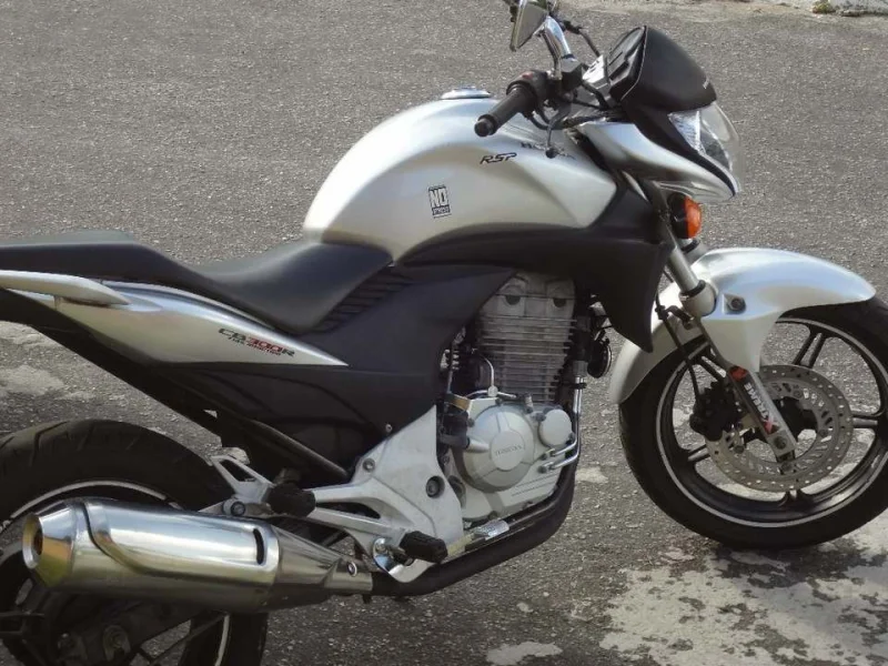 CB 300r Prata 2010