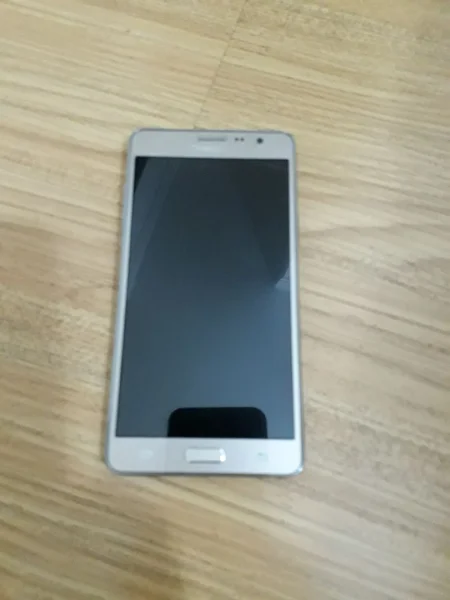 Celular Samsung On7