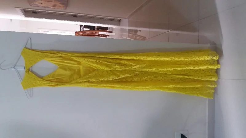 Vestido Amarelo de Festa